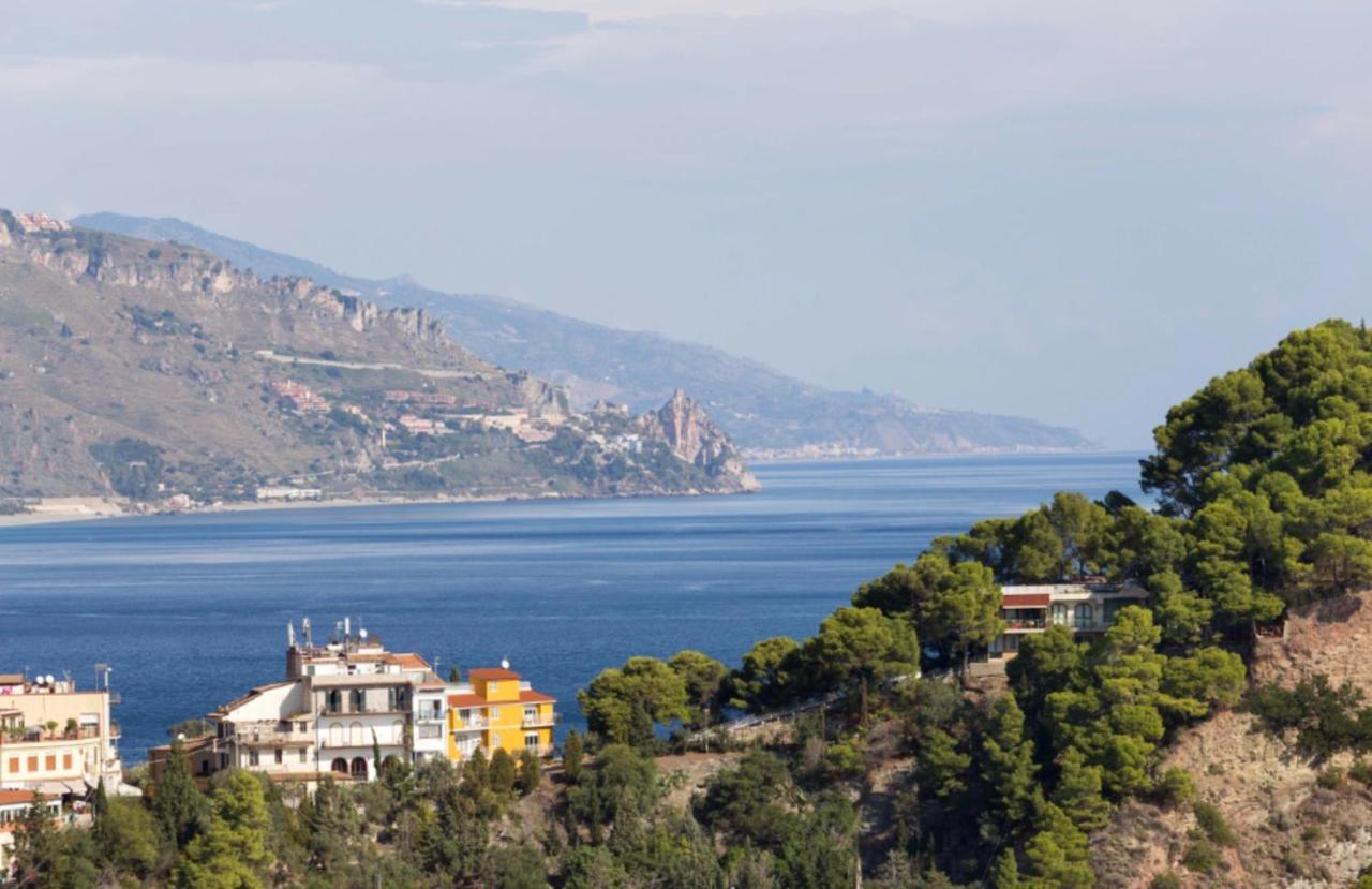 Villaer Eleonora Isola Bella Sea View Small Pool + Jacuzzi Taormina