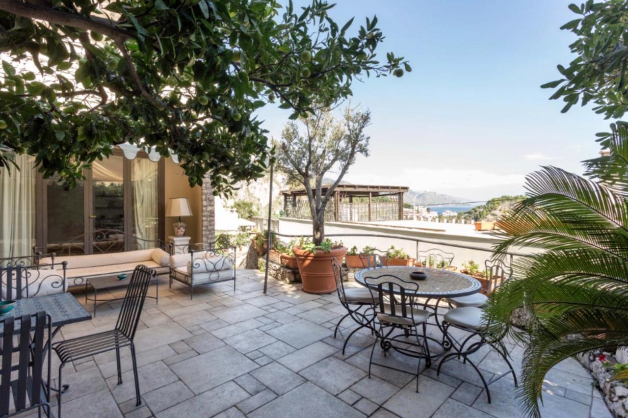 Eleonora Isola Bella Sea View Small Pool + Jacuzzi Villaer Taormina