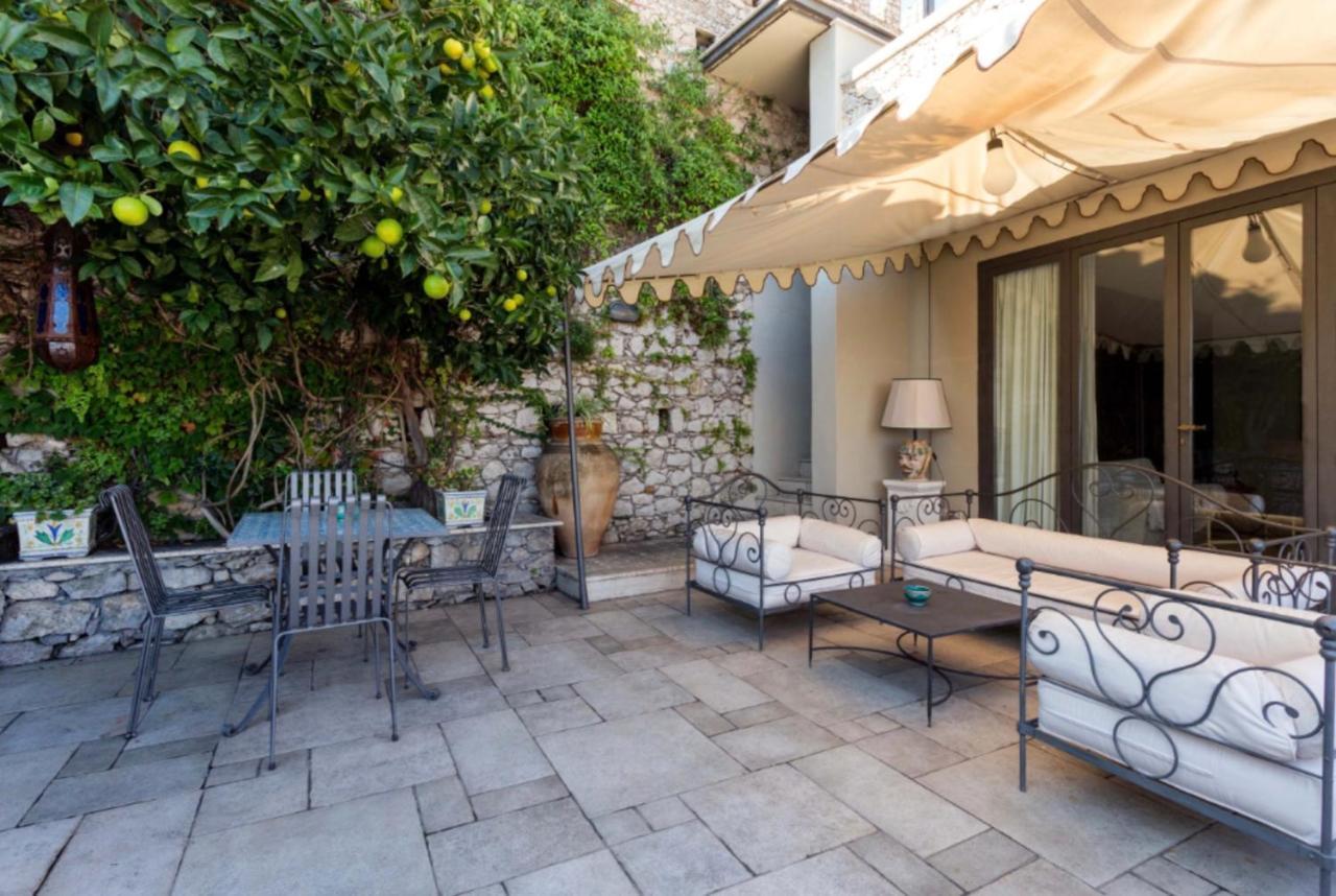 Eleonora Isola Bella Sea View Small Pool + Jacuzzi Villaer