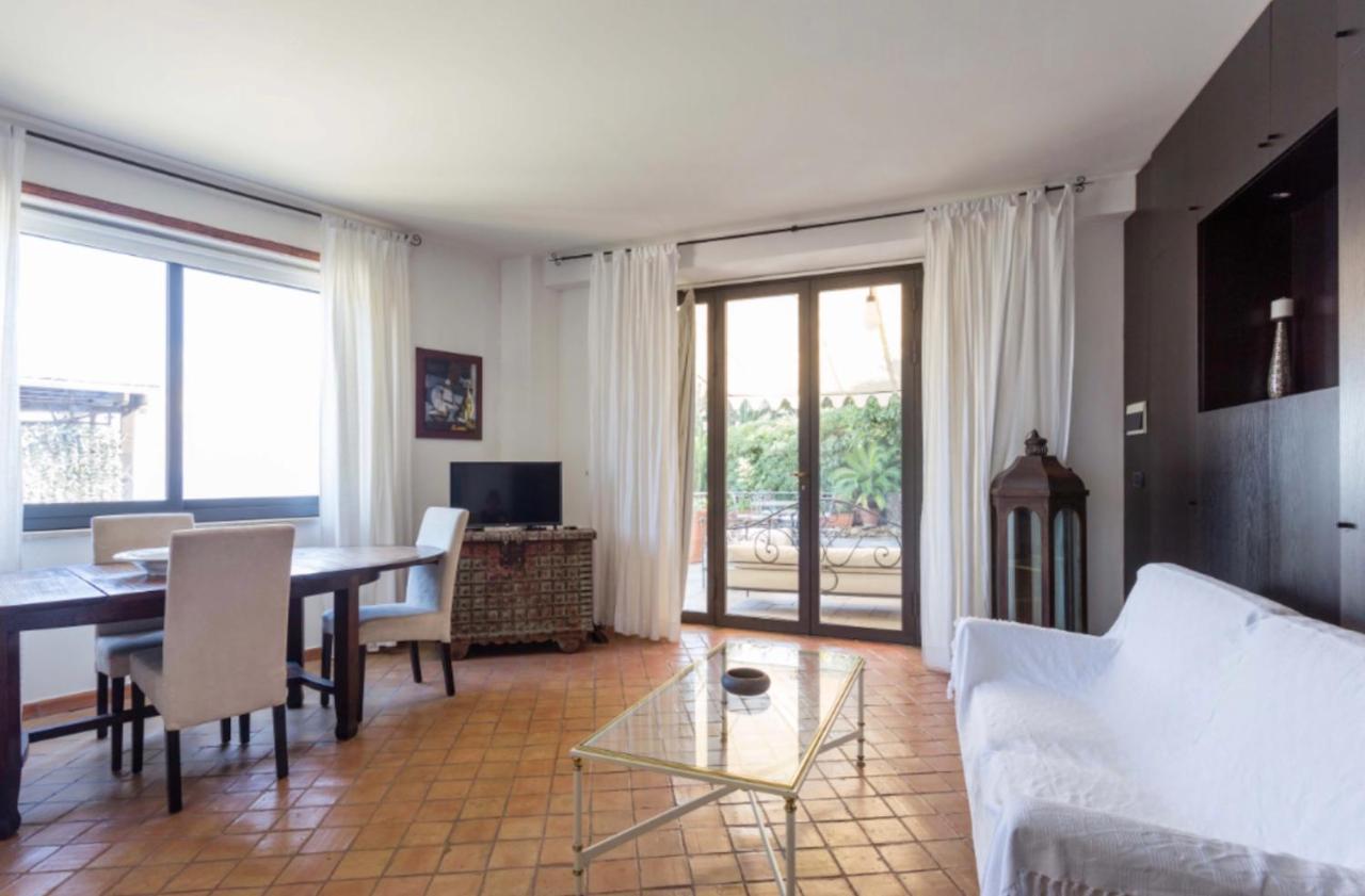 Eleonora Isola Bella Sea View Small Pool + Jacuzzi Villaer *
