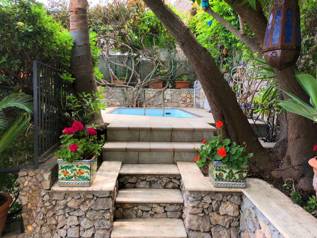 Eleonora Isola Bella Sea View Small Pool + Jacuzzi Villaer Taormina